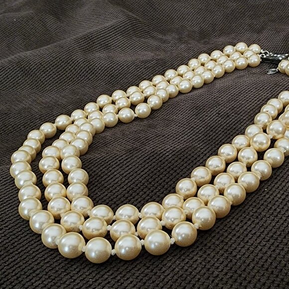 Franklin Mint Jackie Kennedy Triple Strand Pearl Necklace With CZ Clasp - Picture 7 of 16